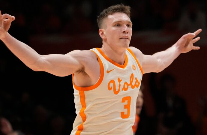 Dalton Knecht: A Promising Talent in College Basketball