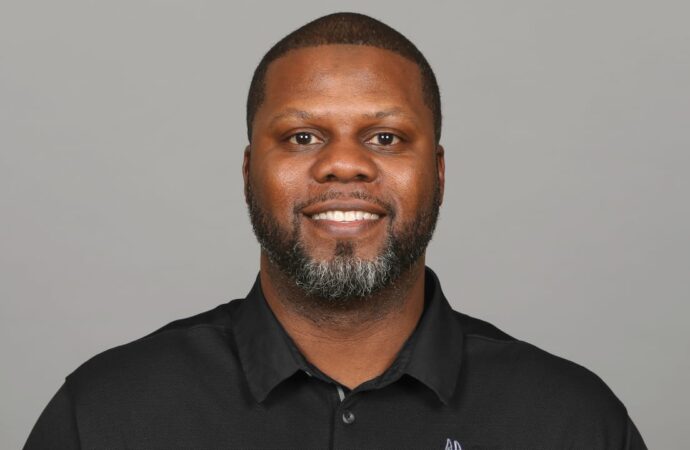 Daronte Jones: A Significant Name in College Football Coaching