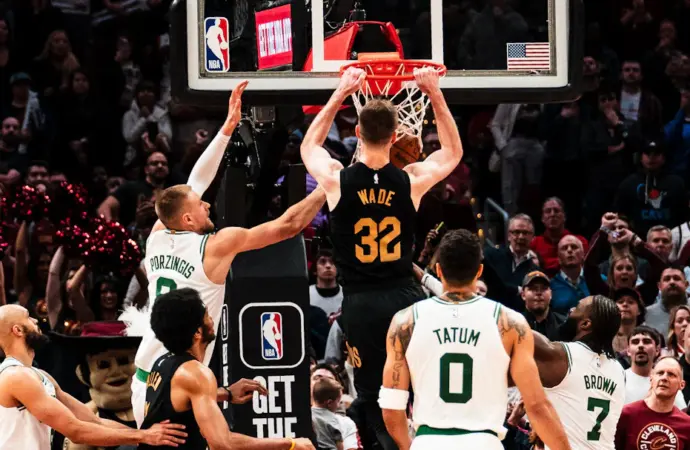 Dean Wade: A Look at the Rising NBA Star
