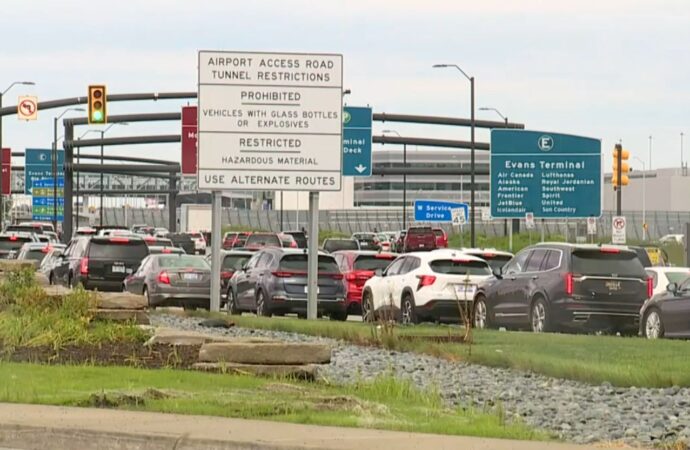 Recent Car Crash at Detroit Airport: An Overview