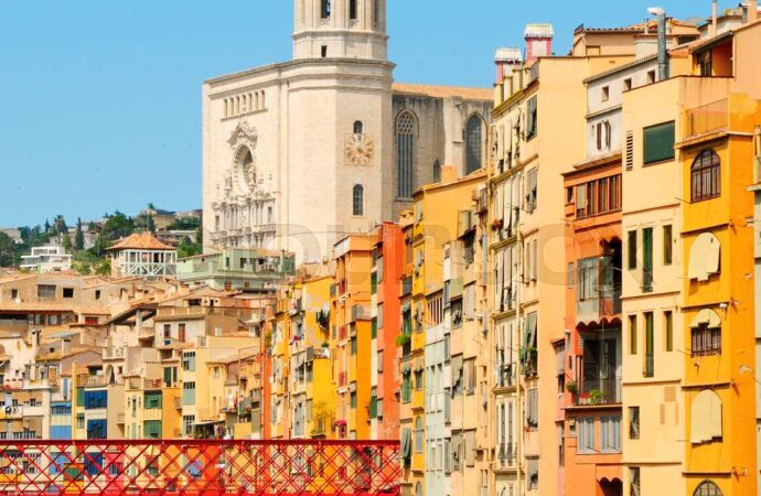 Discover Girona: A Beautiful City in Catalonia