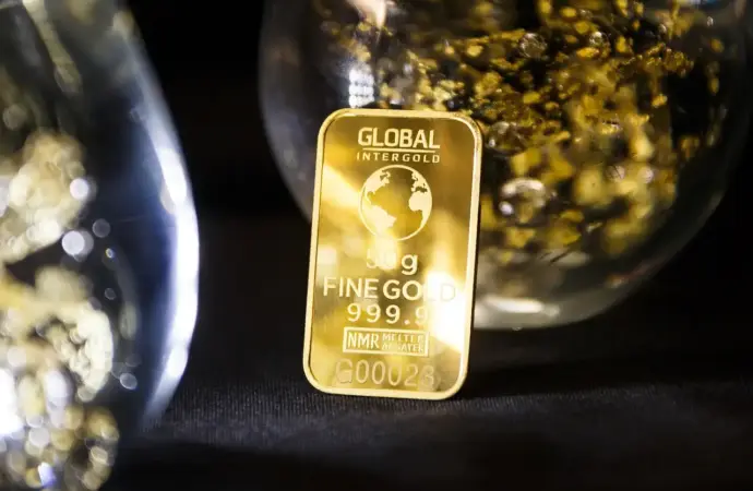 Understanding the Fluctuations in Gold Spot Price