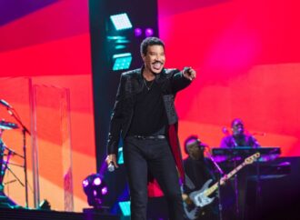 The Extraordinary Life and Career of Lionel Richie