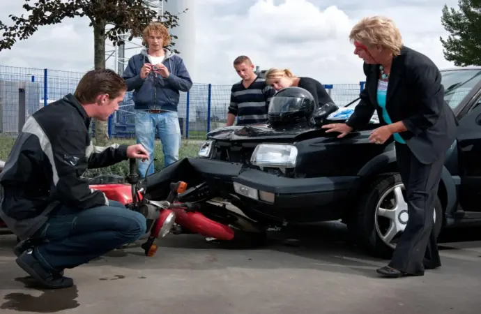 Why You Should Consider Hiring Car Accident Lawyers