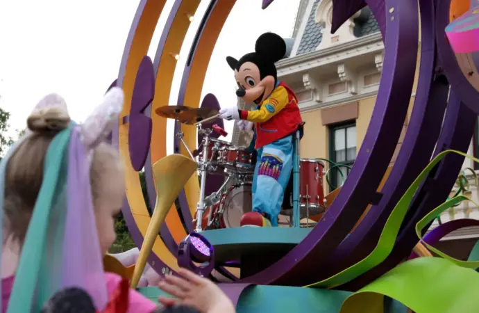 Disneyland Measles Outbreak Sparks Concerns Over Vaccination