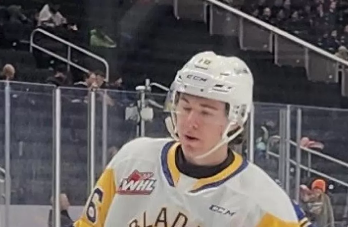 Fraser Minten: A Rising Star in the Hockey World