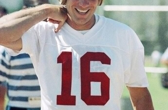 The Legacy of Joe Montana: A Journey Through Excellence
