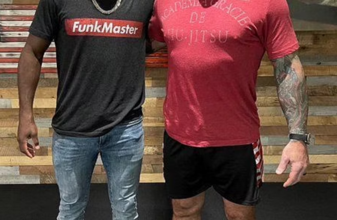 Joe Rogan: The Influential Podcaster Shaping Modern Discourse