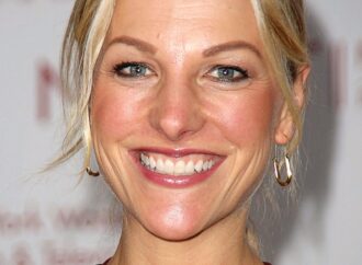 The Journey of Lindsay Czarniak in Sports Journalism