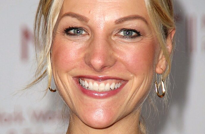 The Journey of Lindsay Czarniak in Sports Journalism