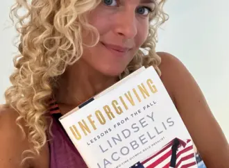 The Rise of Lindsey Jacobellis: Snowboarding Icon