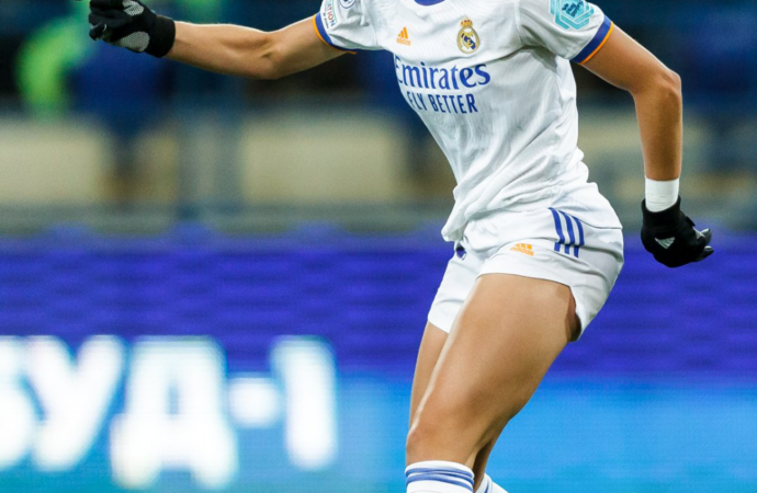 Paris Football Club Femenino Faces Off Against Real Madrid C.F. Femenino