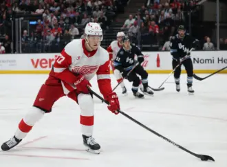 Red Wings vs Mammoth: A Clash of the Titans