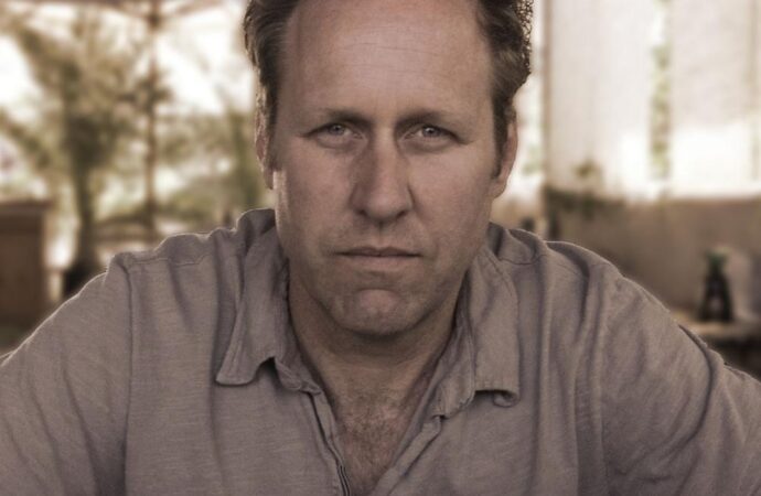 The Creative Journey of Roger Avary: A Filmmaker’s Legacy