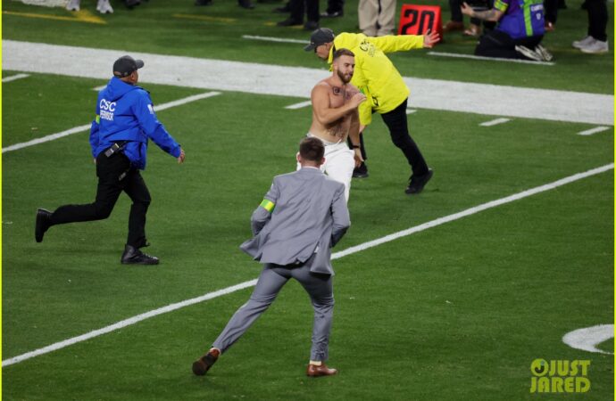 The Iconic Streaker: A Look at Super Bowl’s Boldest Moments
