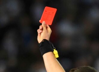 Significado y Consecuencias de la Tarjeta Roja en el Fútbol