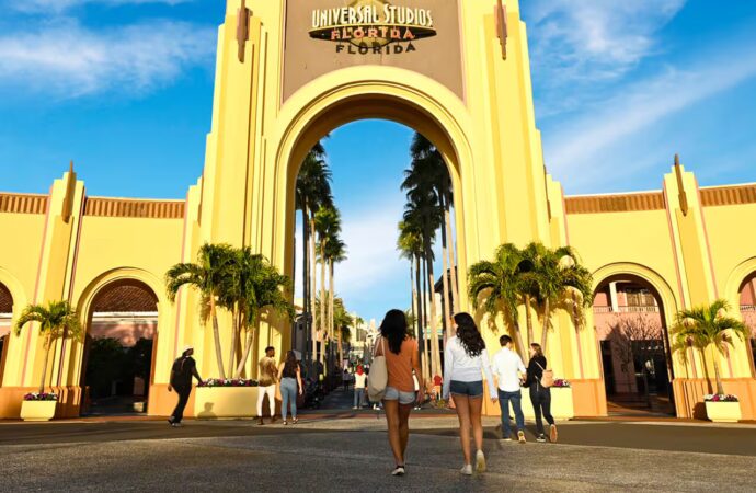 Exploring Universal Studios Orlando: A Theme Park Experience