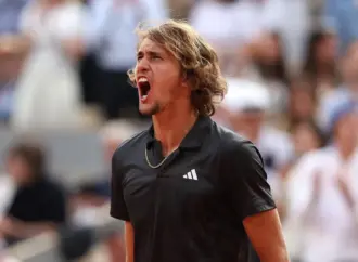 Alexander zverev advances in Indian Wells