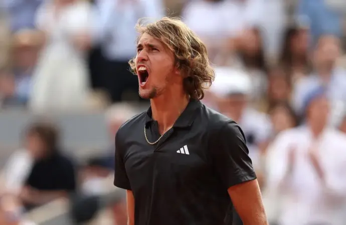 Alexander zverev advances in Indian Wells