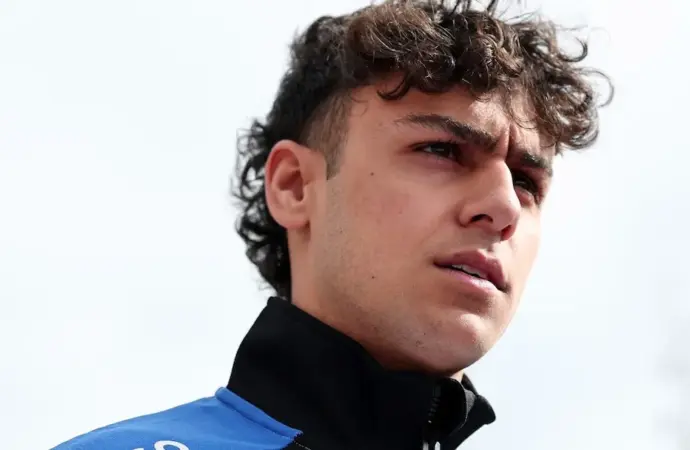 Arvid Lindblad Shines in Formula One Debut