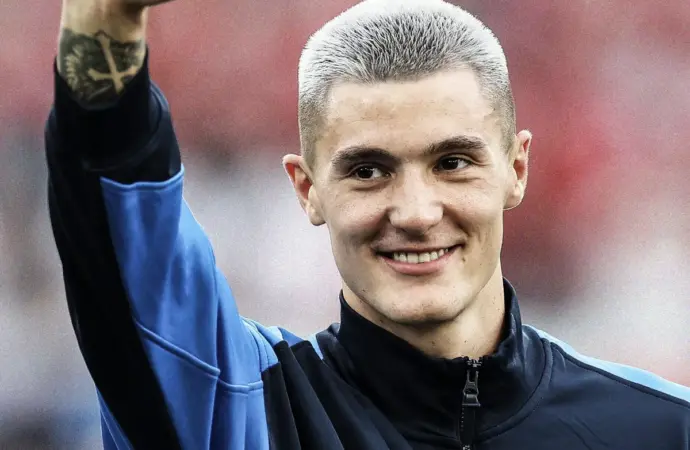 Benjamin Šeško Shines in Manchester United’s Victory Over Aston Villa