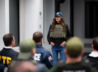 Dhs secretary kristi noem