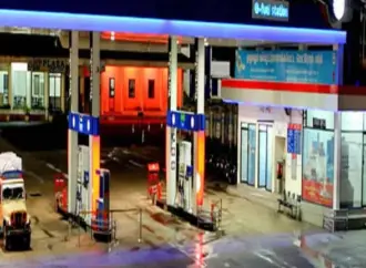 Hpcl share price: Significant Drop Amid Rising Crude Prices