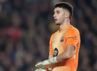 Joan García: Barcelona’s Goalkeeper Prepares for Newcastle Showdown