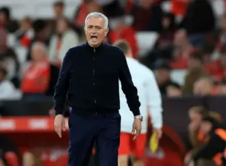 Liga Portugal: Benfica Draws with FC Porto Amid Mourinho Controversy