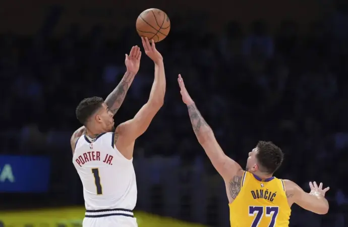 Nuggets vs Lakers: A Key Western Conference Clash
