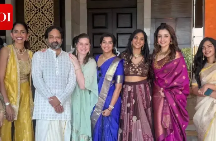 Parthiban: Trisha Krishnan and ‘s Daughter Keerthana Attend Wedding in Mumbai