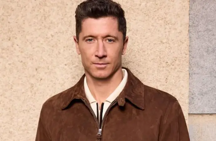 Robert lewandowski: A Career in Transition
