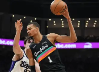Spurs vs Rockets: A Crucial Western Conference Clash