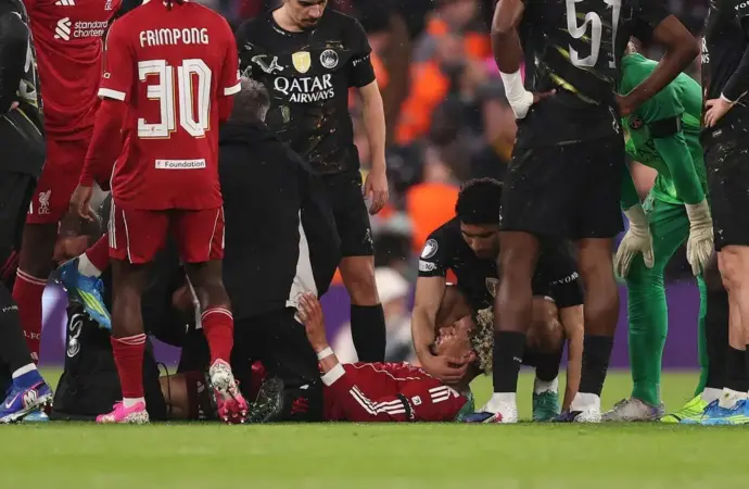 Hugo ekitike: What Happened to  During the Match Against PSG?