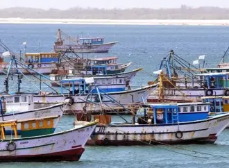 கடற்படை: What led to the arrest of 12 fishermen by the Sri Lankan Navy?