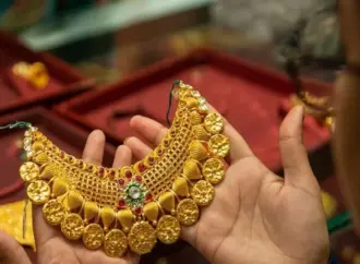 Gold price: How Do Recent Changes in s Affect Buyers?