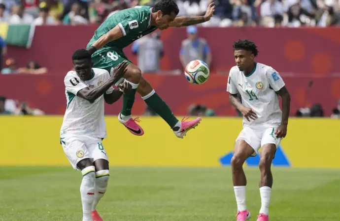 Senegal secure 5-0 victory over Iraq, boosting World Cup knockout stage hopes