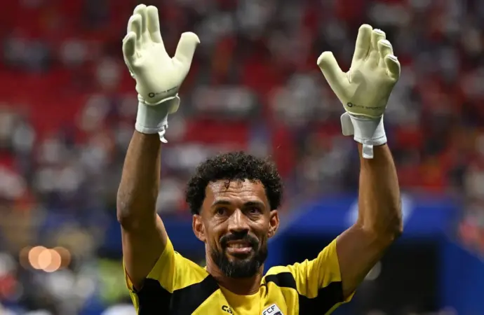 Santiago: Cape Verde goalkeeper Vozinha to join Colo Colo after World Cup performances