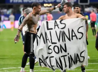 White House defends Argentina team over Falklands banner incident