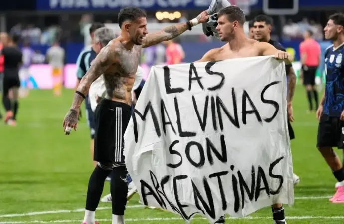 White House defends Argentina team over Falklands banner incident